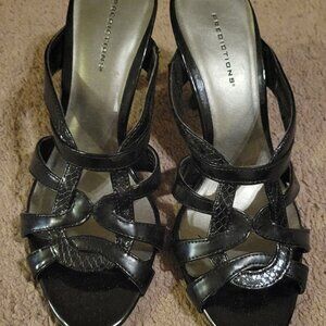 Black strappy heel shoes